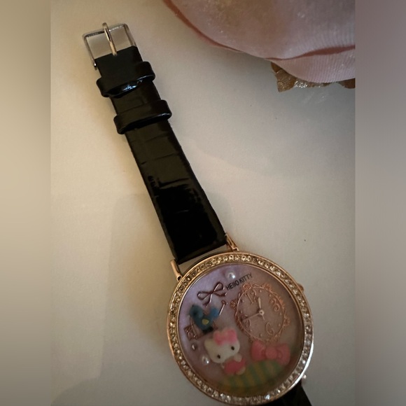Hello kitty fashion watch - Picture 4 of 10